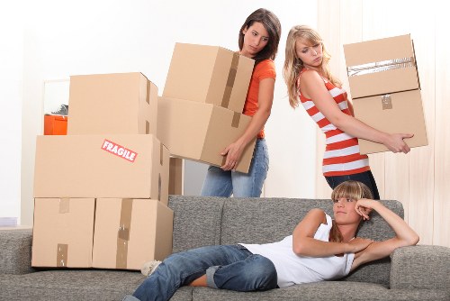 Local truck hire option for house removals in East London